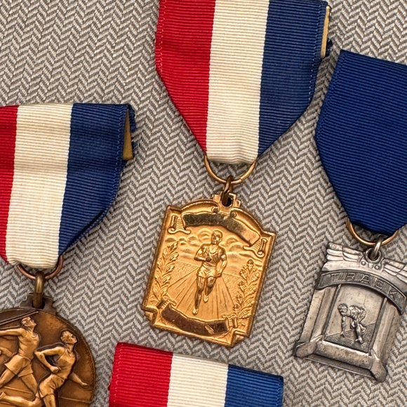 Vintage Lot of 8 Track and Field Running Runner Medals - Picture 7 of 8